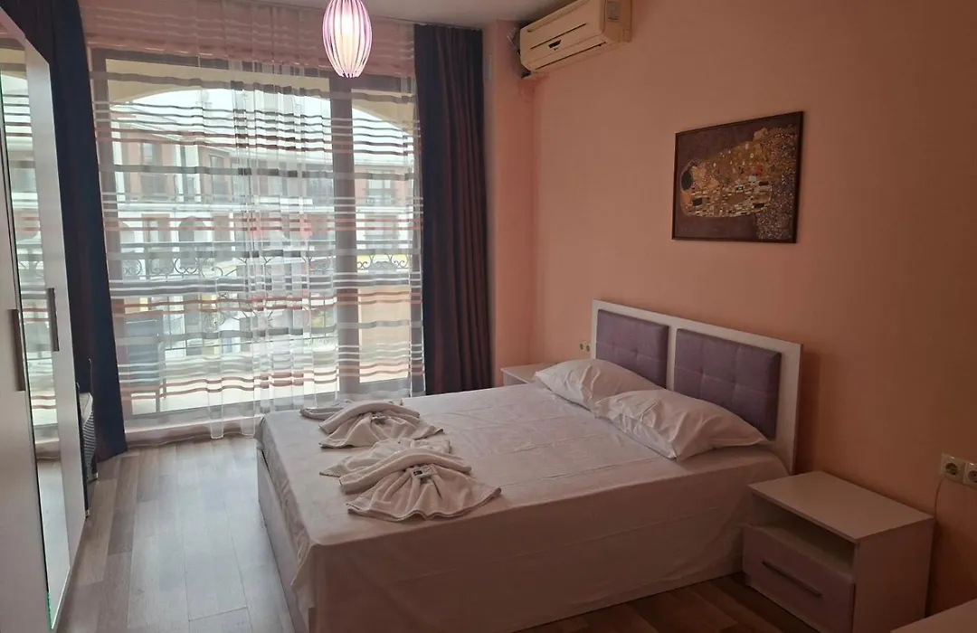 Hotel Seasons 3-1